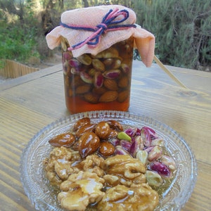 Greek Thyme Honey with Raw Almonds, Pistachios & Walnuts (15oz)