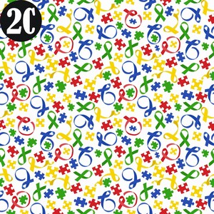 Op de afbeelding: Een naadloos patroon met blauwe, gele, groene en rode puzzelstukjes en linten. De achtergrond is wit.