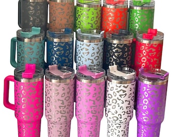 Personnalisable 40 oz. Gobelet isotherme en acier inoxydable à motif léopard avec anse, couvercle et paille