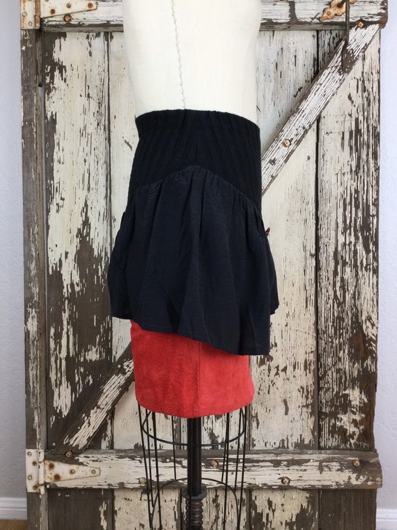 Fab Vintage 1980s Black Rayon and Red Suede Mini … - image 3