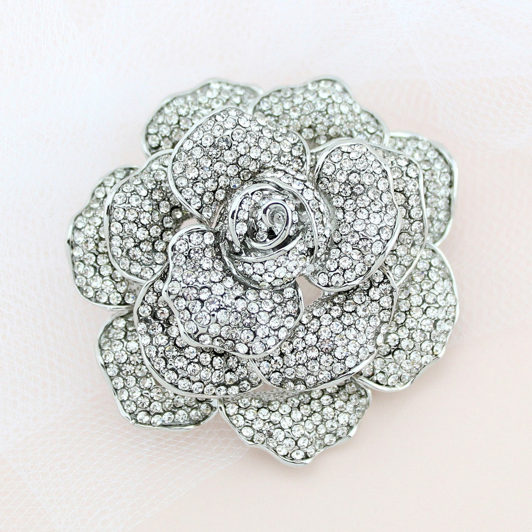 【Sinoon】 Round Floral Brooch Amazon.com: Pearl Flower Brooch - Shining Round Crystal