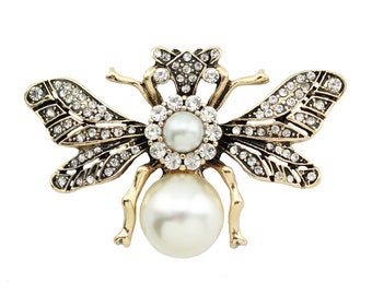 Gold Plated Rhinestone Bee Brooch Breast Pin Clip Women Accessory Classy Brooches with Pearls Insect Jewelry Holiday Party Gift