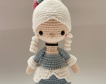 Marie Antoinette -  Crochet Pattern by {Amour Fou}
