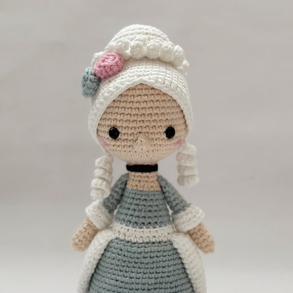 Marie Antoinette -  Crochet Pattern by {Amour Fou}
