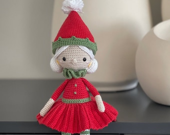 Silke, the Christmas Elf - Crochet Pattern by {Amour Fou}