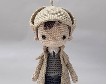 Sherlock Holmes - Crochet Pattern by {Amour Fou}