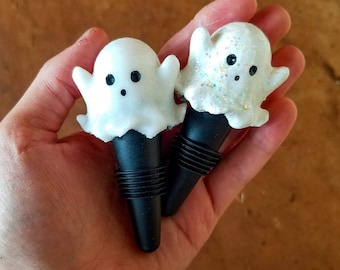 Original Fluttery Ghost Hand Painted 3D Printed Wine Stopper Rubber Cork