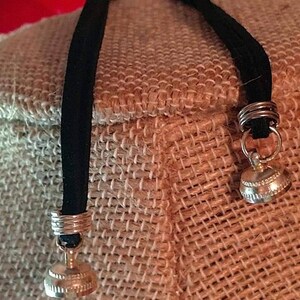 Optional magnetic close, easy on and easy off