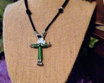 Lucky Irish Cross necklace & FREE matching Single-Nail Earrings