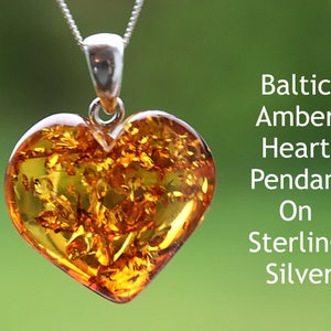 Herzförmiger baltischer Bernstein - heller honigfarbener Edelstein auf 925 Sterling Silber | Handgefertigt Liebe Charm Geschenk