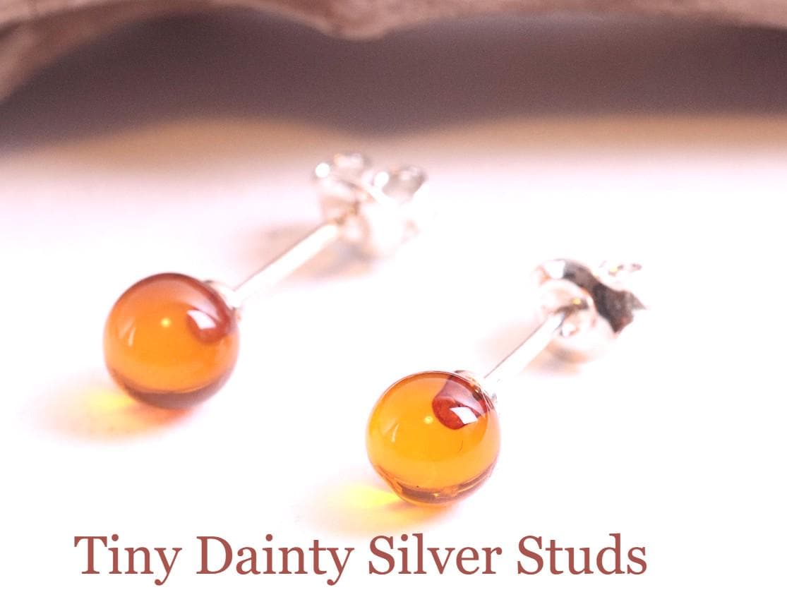 Boucles D'oreilles Femme/fille En Acier Inox Et Pierre D'ambre Cognac 8mm (fermoir Papillon) EWX031