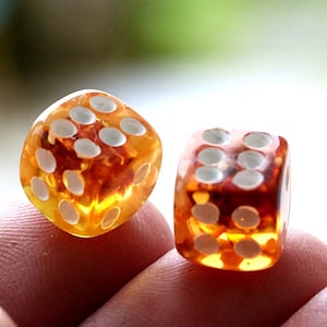 Pair of Mini Amber Dice – 10mm Baltic Amber Dice Set | Classic Light Maple Color | Gaming or Collectible Resin Dice
