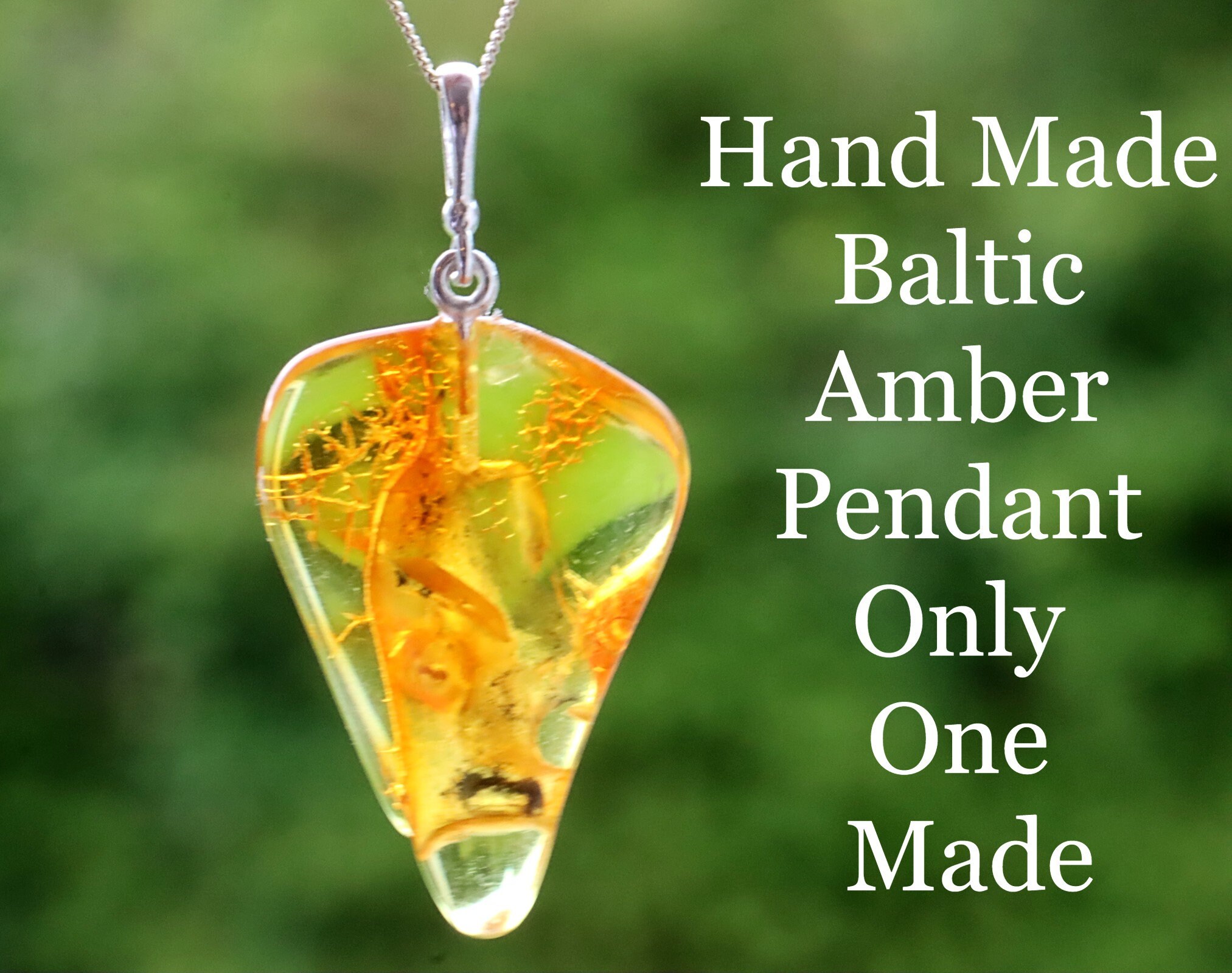 AMBEDORA Collana da donna con farfalla II, in argento sterling 925, farfalla in ambra baltica intagliata in colore cognac, ciondolo a farfalla con catena, set regalo da donna