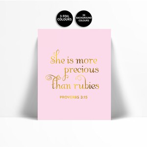 Hon är mer värdefull än rubiner - Guldfolietryck - Inspirerande poster - Ordspråksboken 3:15 Konst - Guldfärgad barnrumskonst - Biblisk konst - Skrift