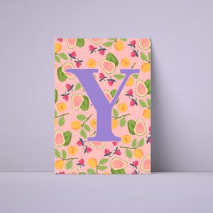Póster de la letra Y: imagen digital ABC con diferentes frutas | Decoración de pared habitación infantil | Arte de letras felices para imprimir