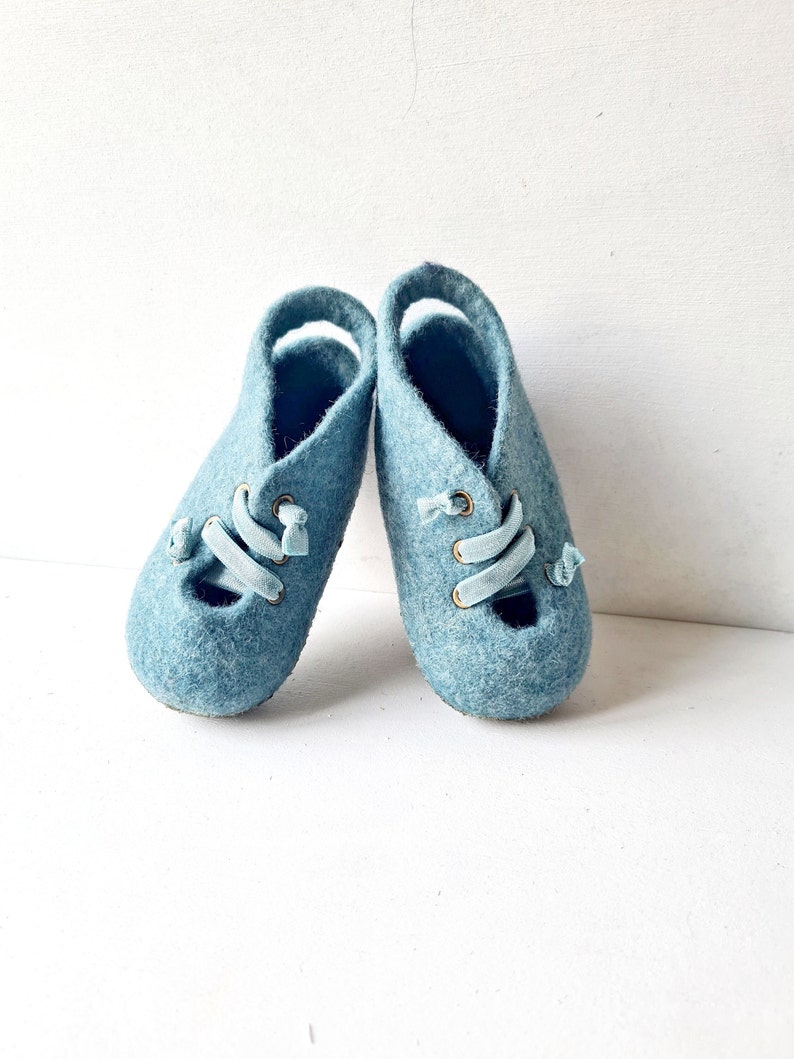 Felted wool booties, Woolen children slippers , Toddler booties, Toddler felt schoes, Toddler shoes, Felted ankle schoes for baby image 3