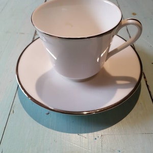 Royal Doulton &quot;Signet&quot; white and platinum teacup N4974