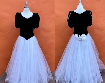 Vintage 1980s Black Velvet White Tulle Floor length gown ** Victorian Party Evening Formal Ballgown Princess Dark Fairy  Small Med Size 6 8