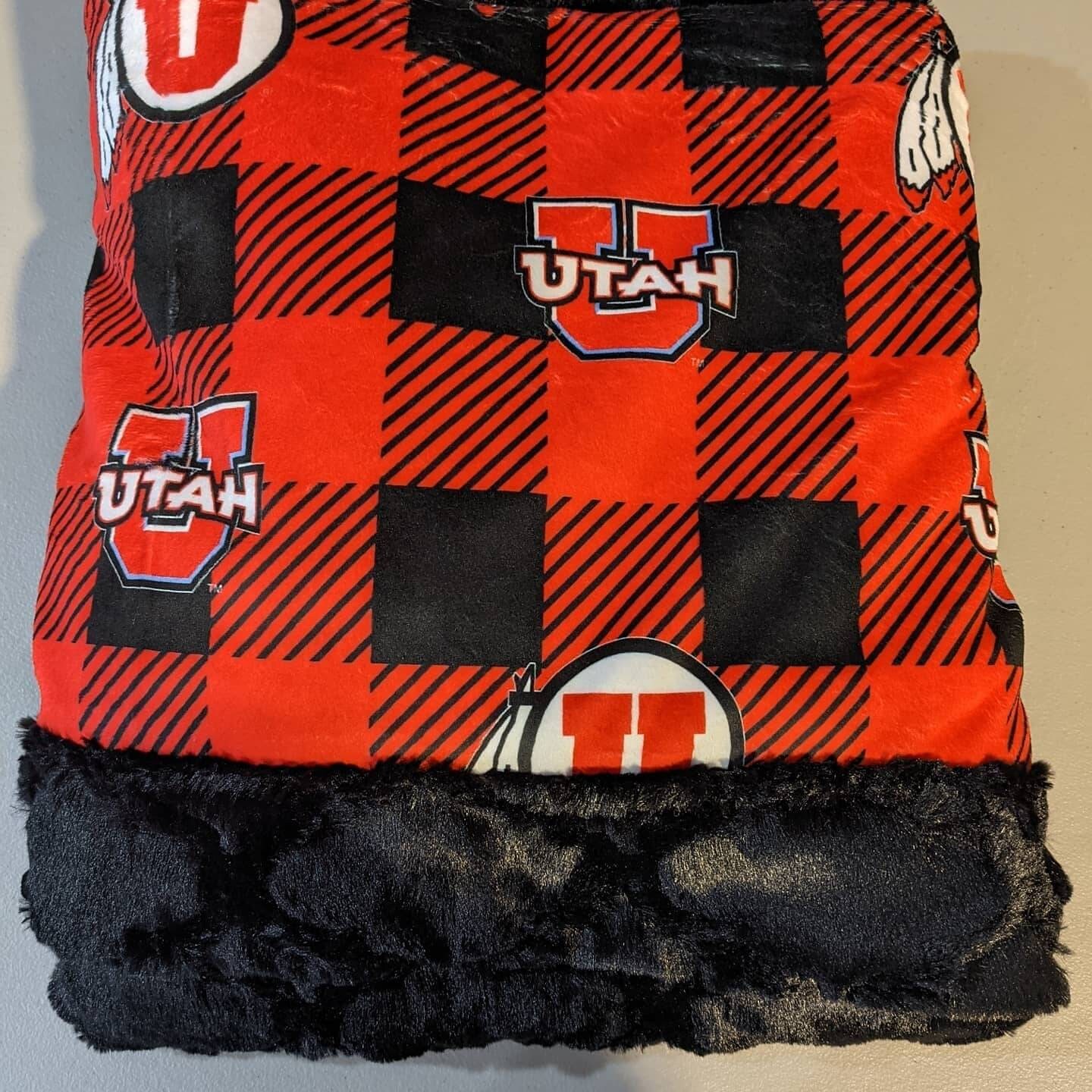 University of Utah Minky lovey or blanket throw. Please use Etsy 日本