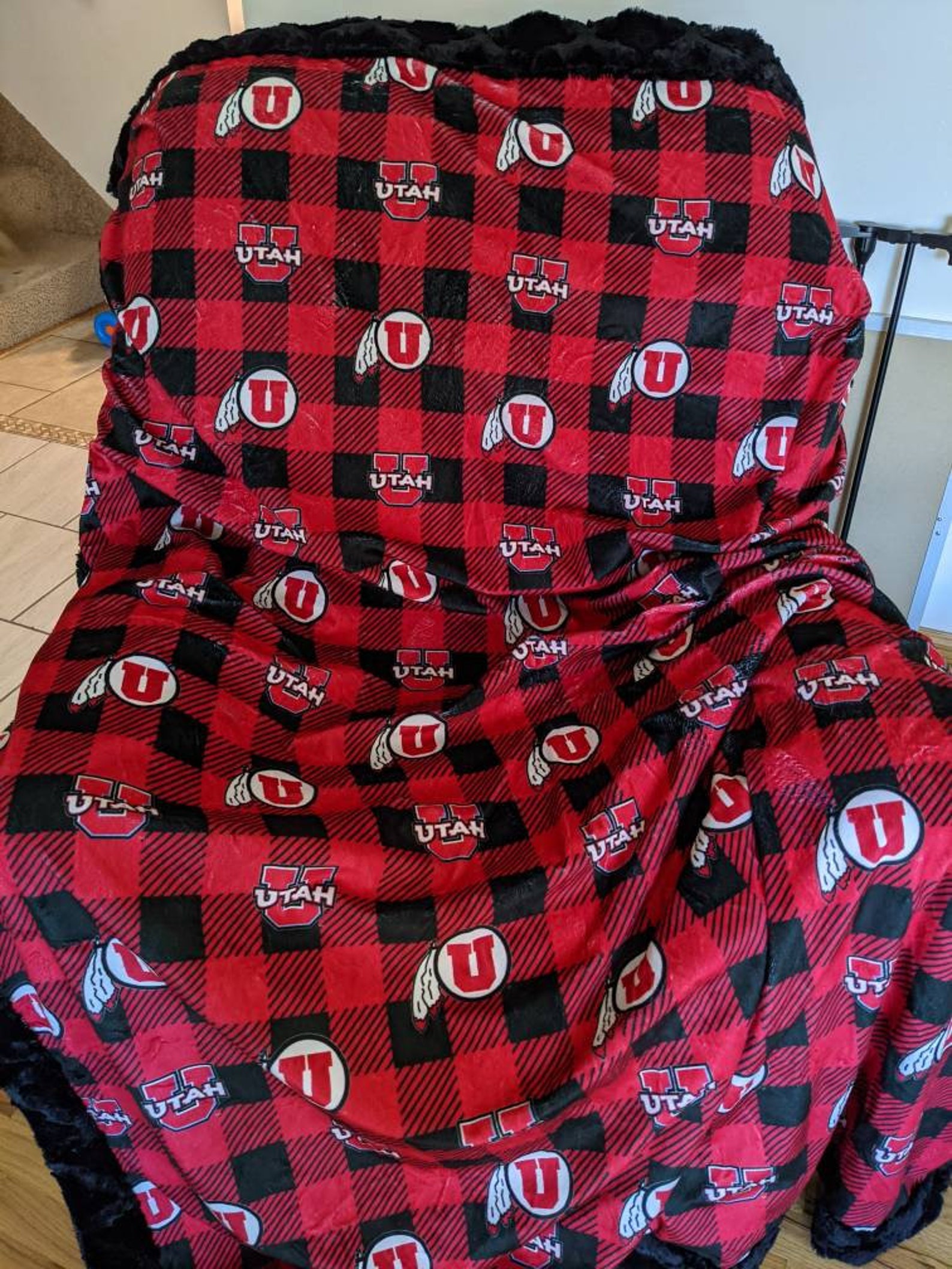 University of Utah Minky lovey or blanket throw. Please use Etsy 日本