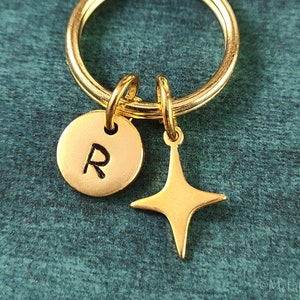 Star Keychain VERY SMALL Sparkle Charm Keyring Minimalist Mid-Century Retro Star Pendant Boho Keychain Personalized Initial Monogram Gift