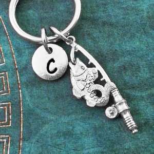 Angeln Pole Schlüsselanhänger sehr kleine Fische Keychain Fisch Haken Schlüsselanhänger Engagement Schlüsselanhänger Angeln Schlüsselanhänger Angeln Geschenk des Vaters Tag Schlüsselanhänger