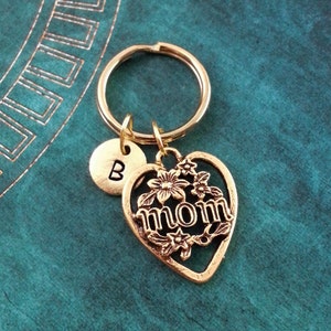 Mom Keychain, Personalized Key Ring, Mom Heart Keychain, Mother's Day Gift, Gift for Mom, Mom Charm Keychain, Mom Keyring, Gold Keychain