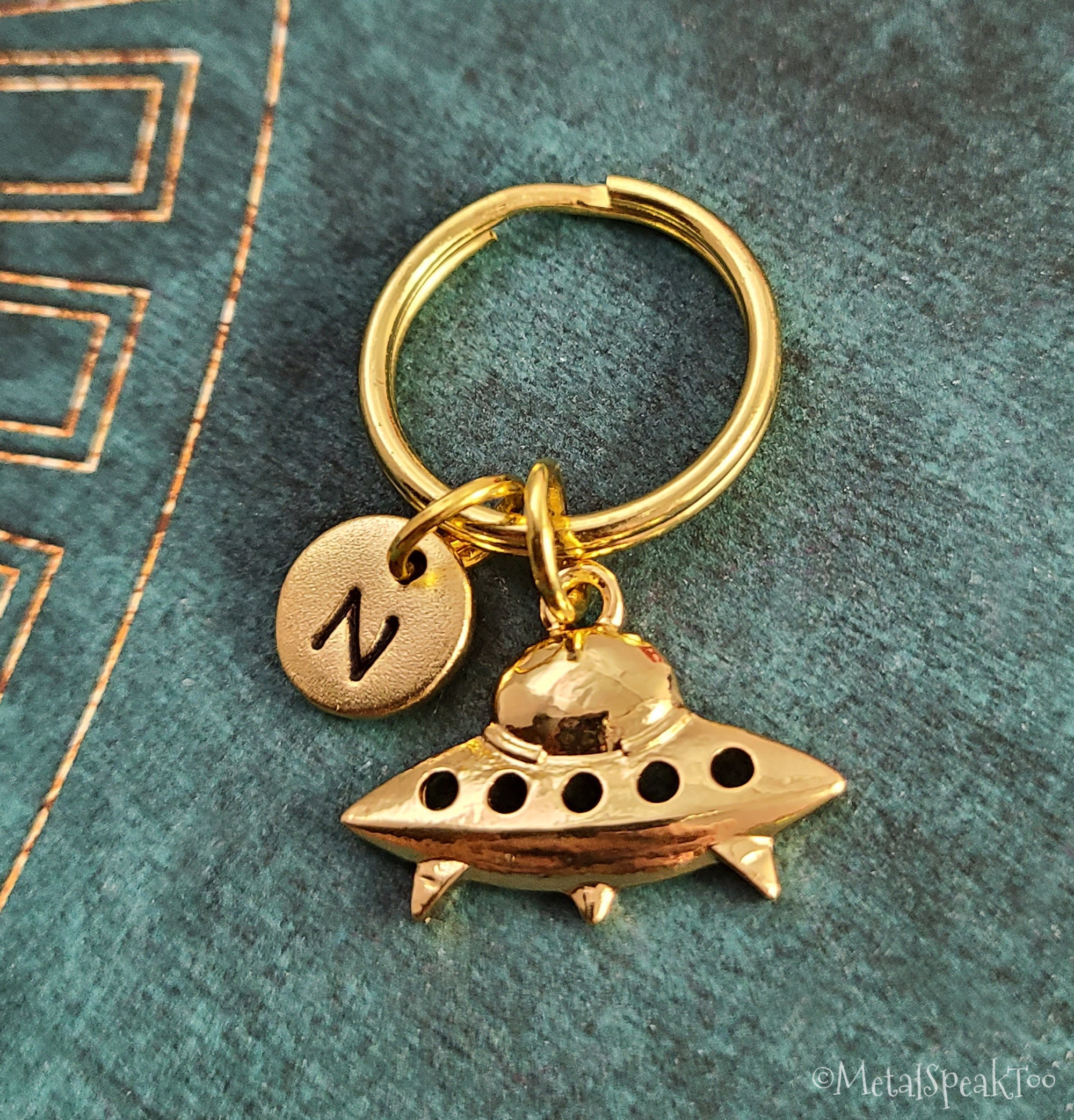 UFOStop UFO Hunting Equipment - Alien Keychain