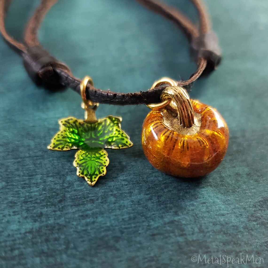 Pumpkin Keychain Orange Painted Pumpkin Keyring Green Maple Leaf ...