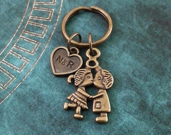 Kissing Boy and Girl Keychain, Brass Keychain, Heart Keyring, Personalized Valentine's Day Keychain, Couples Gift, Couples Keychain