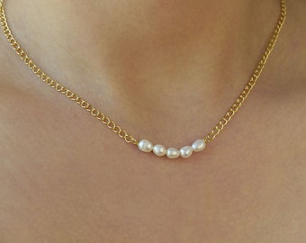 Fresh Water Pearl with Thick Chain . Wedding Necklace . Subtle Pearl Pendant . Gift Idea