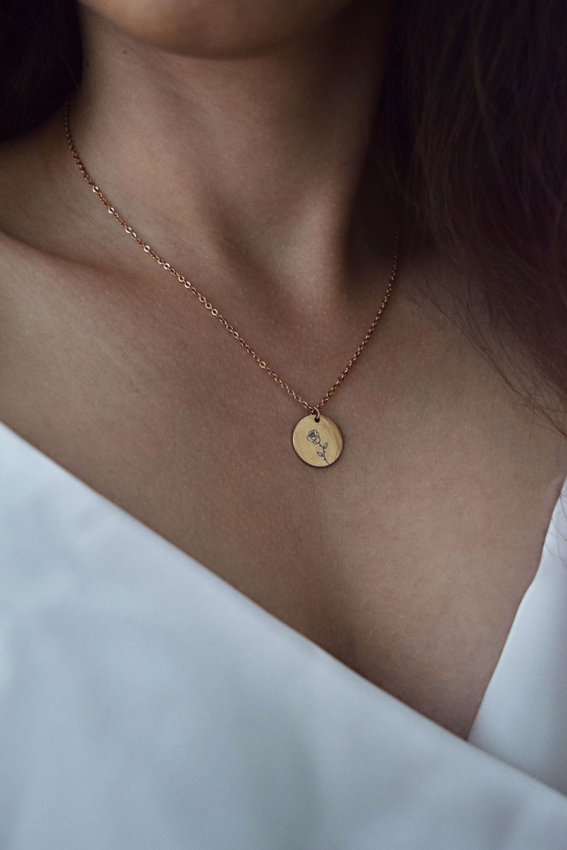 Custom large Disc . Rose Necklace . Vote Necklace. Gift for Mom . Name Disc Necklace . Gift for Her zdjęcie 2