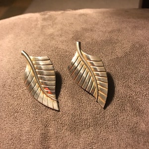 Vintage gold tone clip on earrings