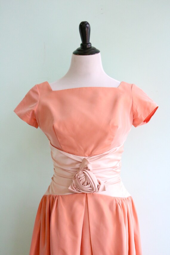 Vintage 1950's Iridescent Peach Party Dress | Siz… - image 3