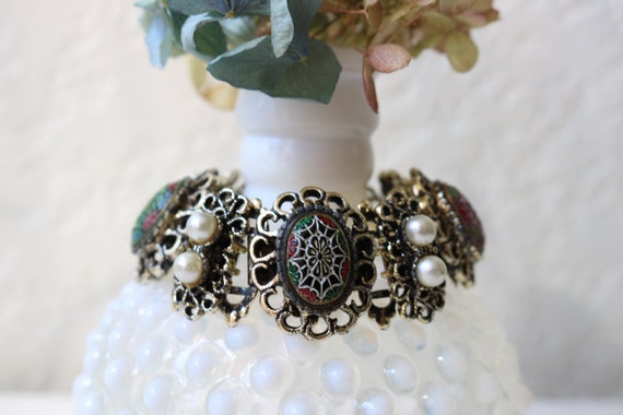Vintage Spiderweb and Faux Pearl Gold Tone Bracel… - image 4