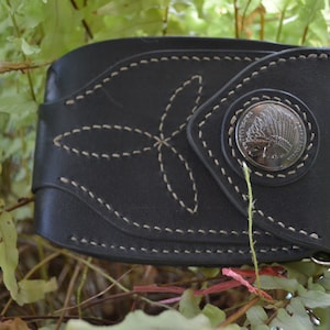 Cartera plegable para hombre de piel auténtica, hecha a mano.
