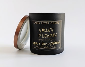 Valley Flowers. Poppy Petals Patchouli Scented Soy Candle. Woody Scent. Housewarming Gift. Unisex Fragrance. Unique Gifts. Luxury Candle.