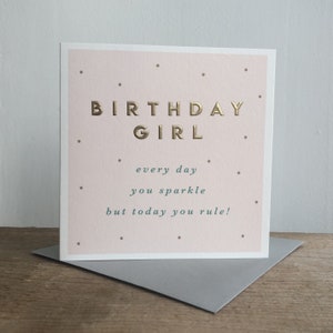 Carte de voeux de fille d’anniversaire
