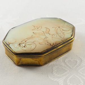 Antique Georgian Period Dutch Brass and Mother of Pearl Snuff Box, Engraved Top, 18th Century Snuff Box, 1700s Snuff Box, Holland circa 1760