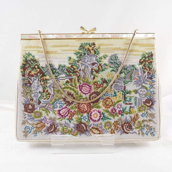 Vintage chinesische Micro Petit Point Abendtasche mit Steinen und Blumen, Messingrahmen und Perlmutt, britische Kolonie Hongkong, 1960er Jahre