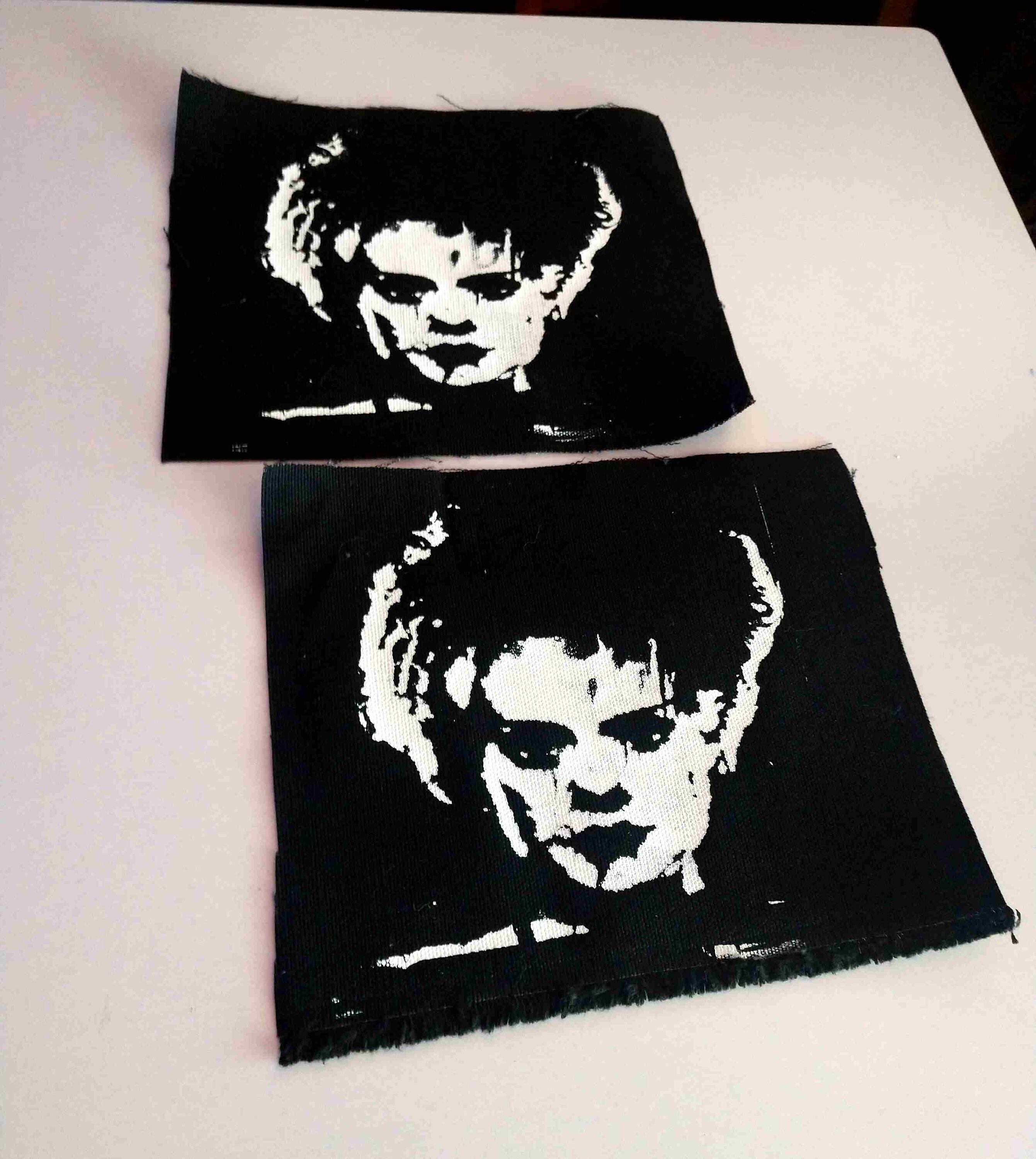 Frankenstein /& Bride Enamel Pin Set NEW Universal Glow In The Dark Horror Love