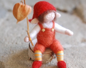 Elf with glasses, fairytale wool, Wladorf inspiration, home decoration, corner of the seasons, undergrowth