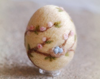 Yellow Easter egg, floral decoration with nest, in Waldorf inspired fairy tale wool, Easter decoration, home decoration