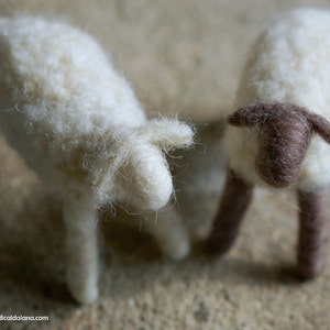 Couple sheep, Waldorf-inspired fairytale wool crib, Christmas décor, soft sculpture, collectible doll