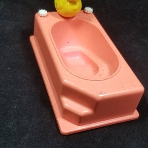 Bathtime fun Kelly doll bathtub