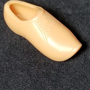 Vintage ken in Holland single clog shoe