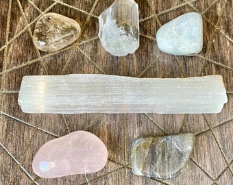 Full Moon Crystal Kit | Selenite Lemurian Quartz Labradorite Moonstone Rose Quartz Smoky Quartz | Tumbled Gemstone Crystal Point