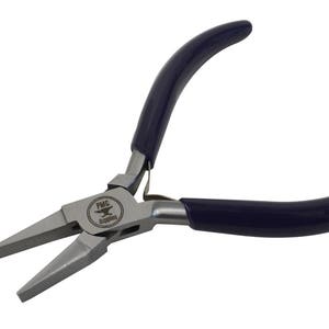 Pince à fabriquer des bijoux à bec plat de 5 1/2 po. - PLR-0108