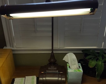 Vintage Flexo floating arm desk lamp, art deco base styling