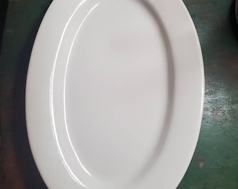 Buffalo China Co. Off white platter, oval